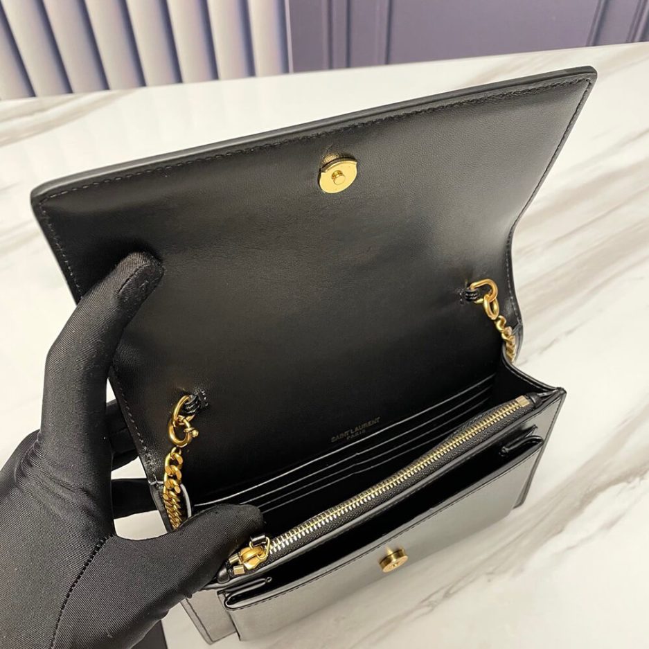 SUNSET CHAIN WALLET IN SMOOTH LEATHER