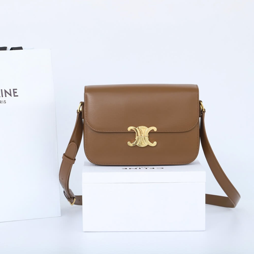 Ce**e classique triomphe bag in calfskin