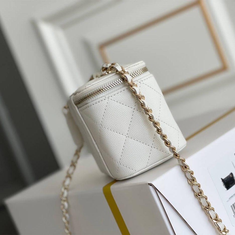 Ch*el chain cosmetic bag