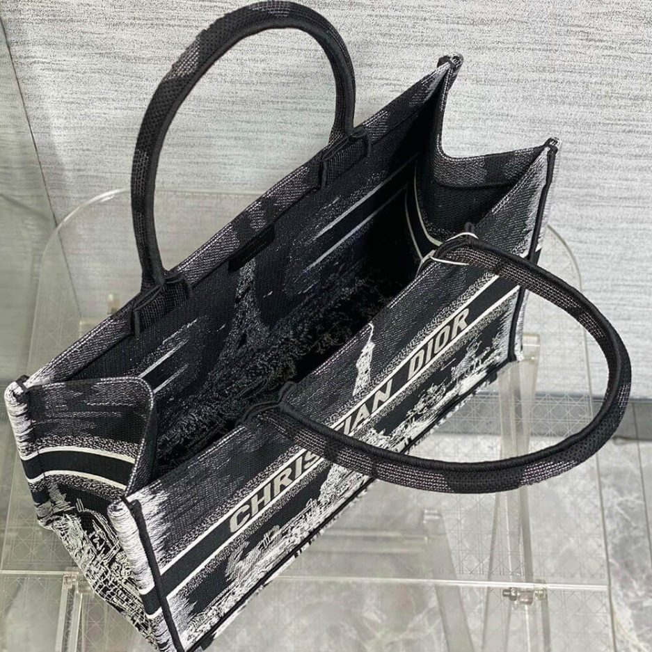medium D*or book tote