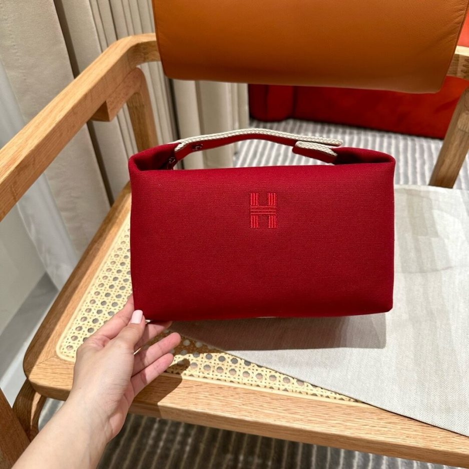 H**mes toiletery bag