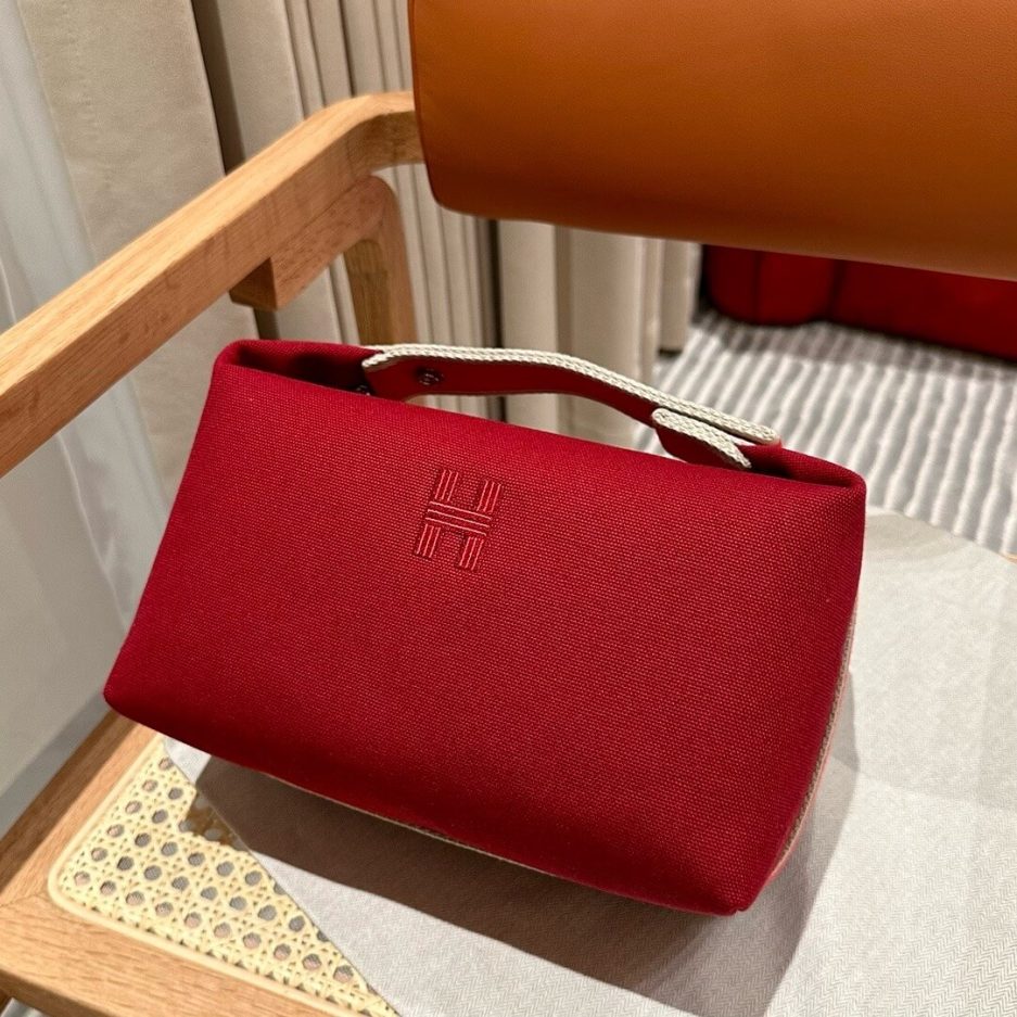 H**mes toiletery bag