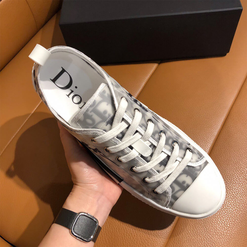 B23 LOW-TOP SNEAKER