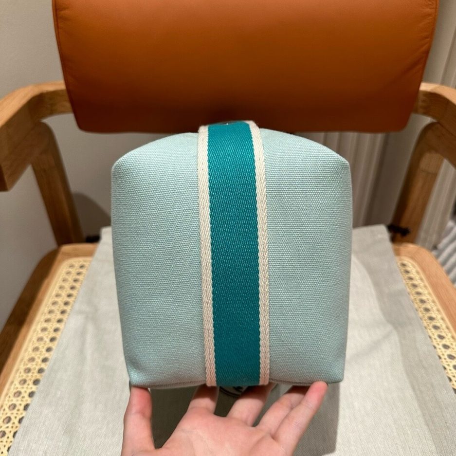 H**mes toiletery bag