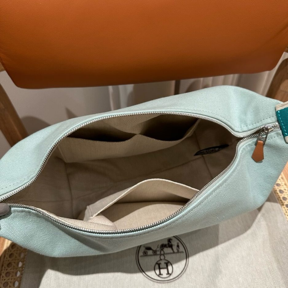 H**mes toiletery bag