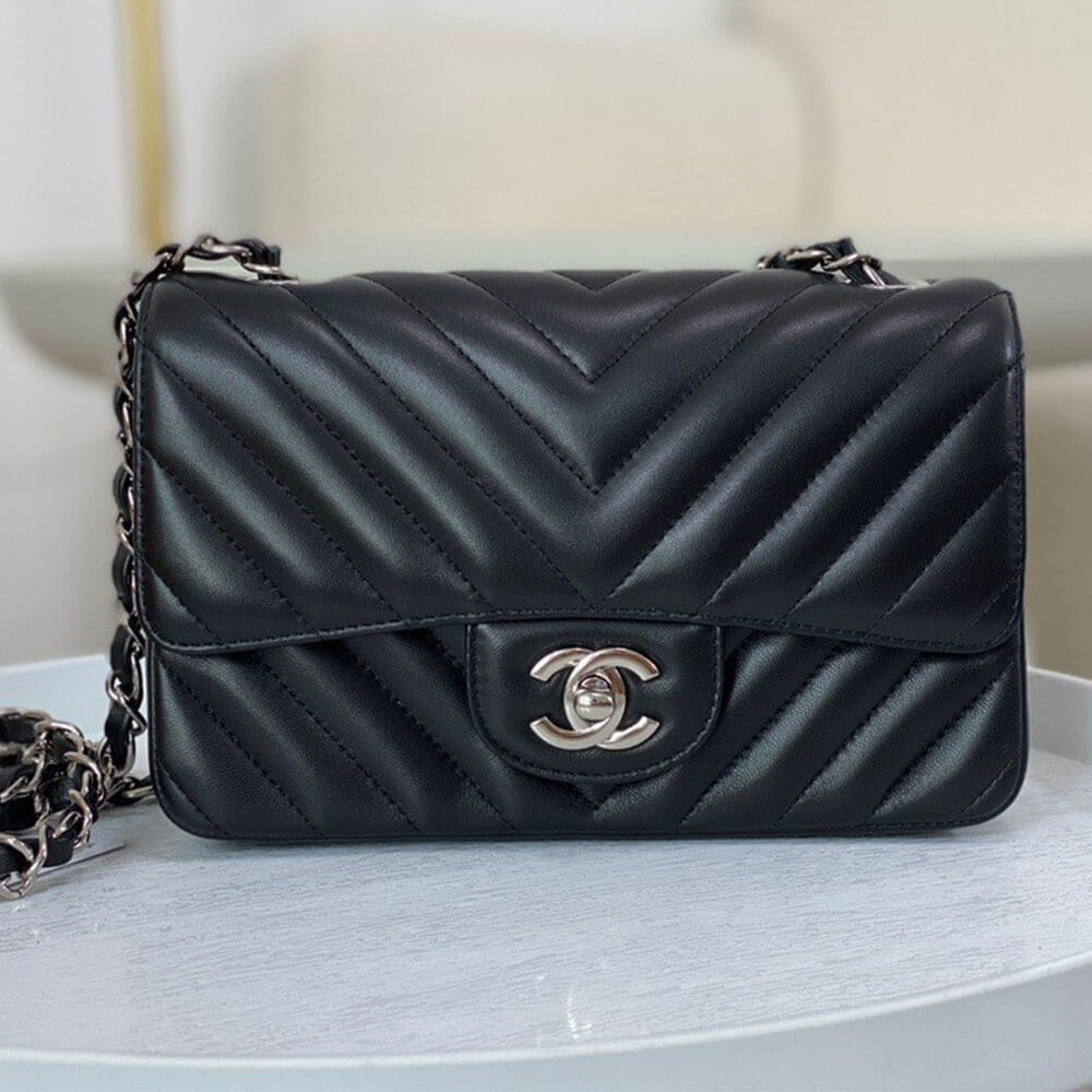 Ch*el classic chevron mini flap