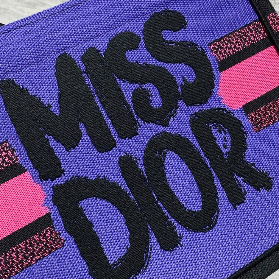 small D*or book tote