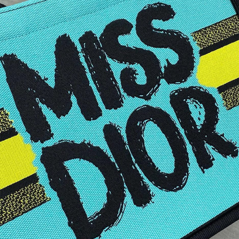 medium D*or book tote