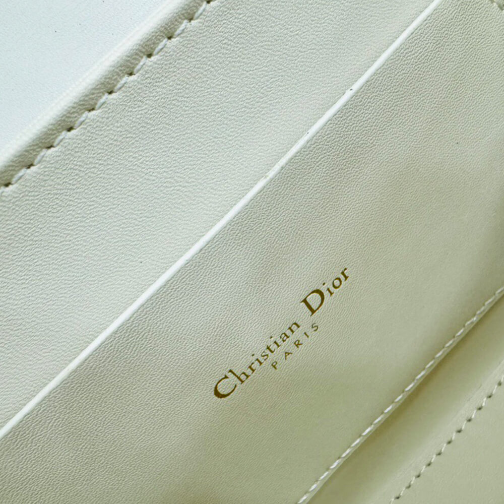 Medium 30 Montaigne Avenue Top Handle Bag