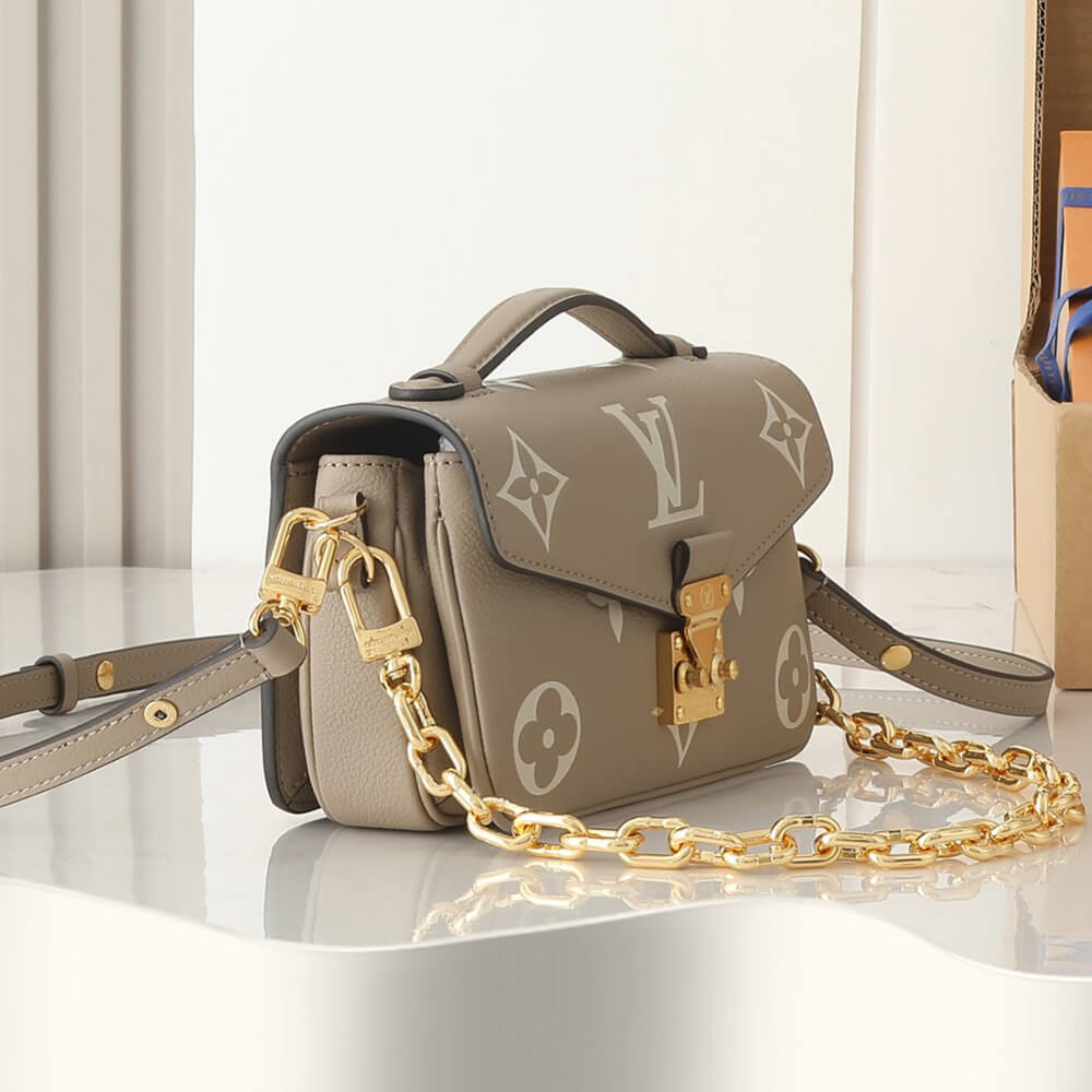 LV Pochette Metis East West