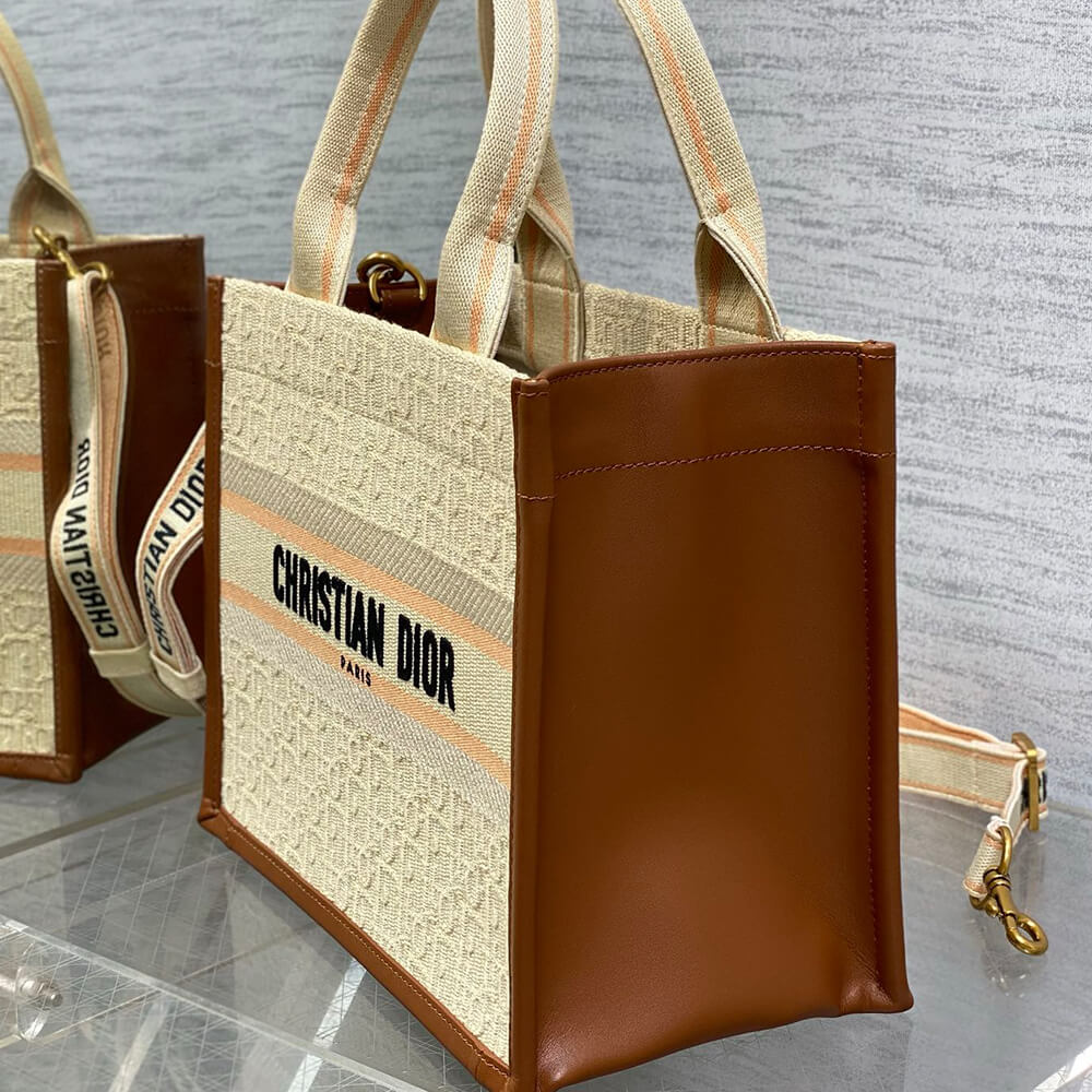 D*or small book tote
