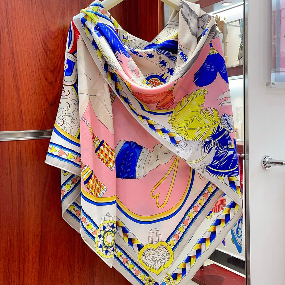 H**mes shawl