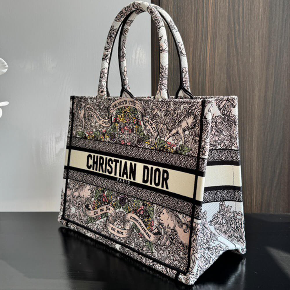 medium D*or book tote