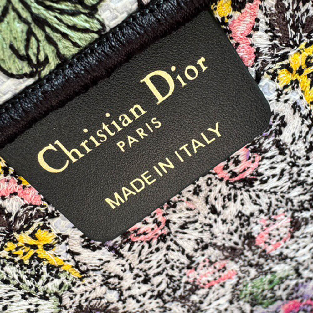 medium D*or book tote